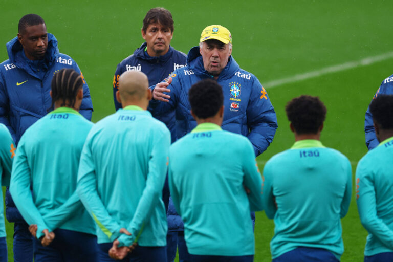Ancelotti destaca disputas internas na seleção brasileira antes da Copa do Mundo