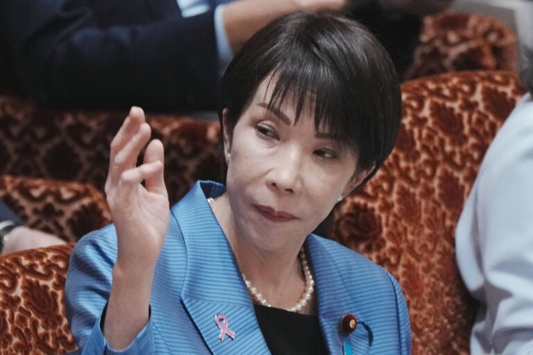 Sanae Takaichi, primeira-ministra do Japão, dorme apenas 4 horas e gera polêmica