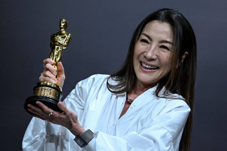 Michelle Yeoh será homenageada com Urso de Ouro no Festival de Berlim