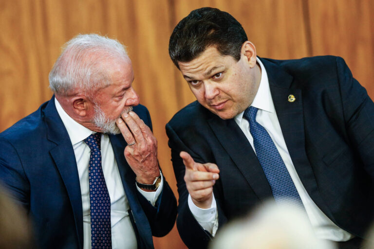 Frustração de Alcolumbre após escolha de Messias para o STF