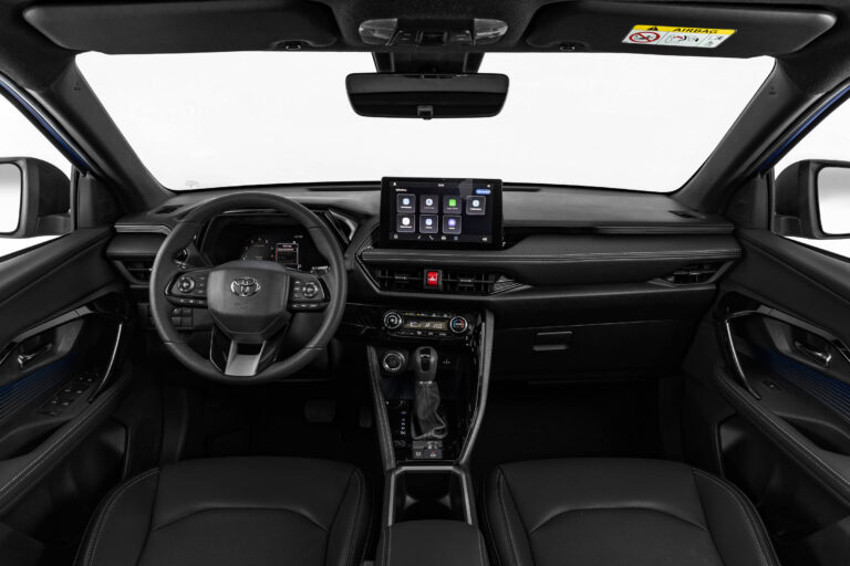 Toyota apresenta versões e preços do Yaris Cross que chega em fevereiro