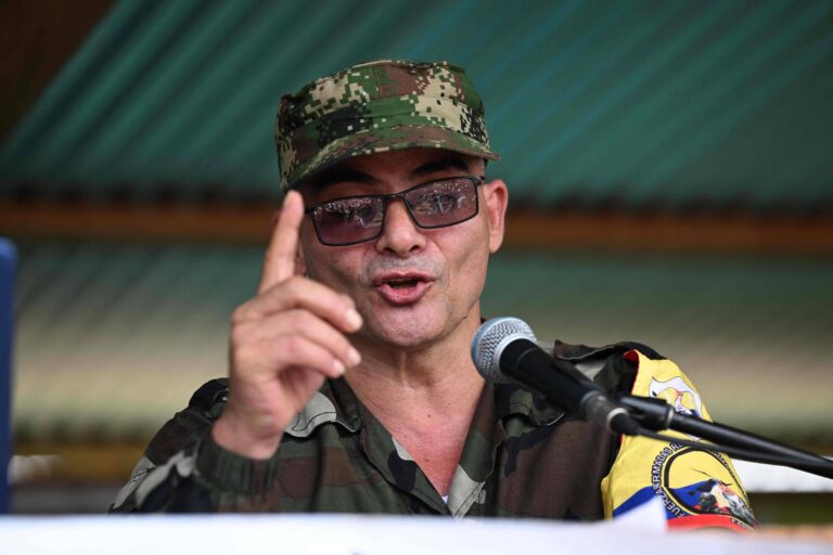 Ameaças de líder guerrilheiro colocam eleições na Colômbia em risco