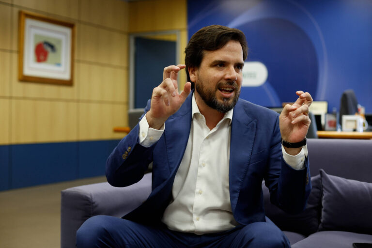 Anatel busca ampliar regulação sobre inteligência artificial e data centers