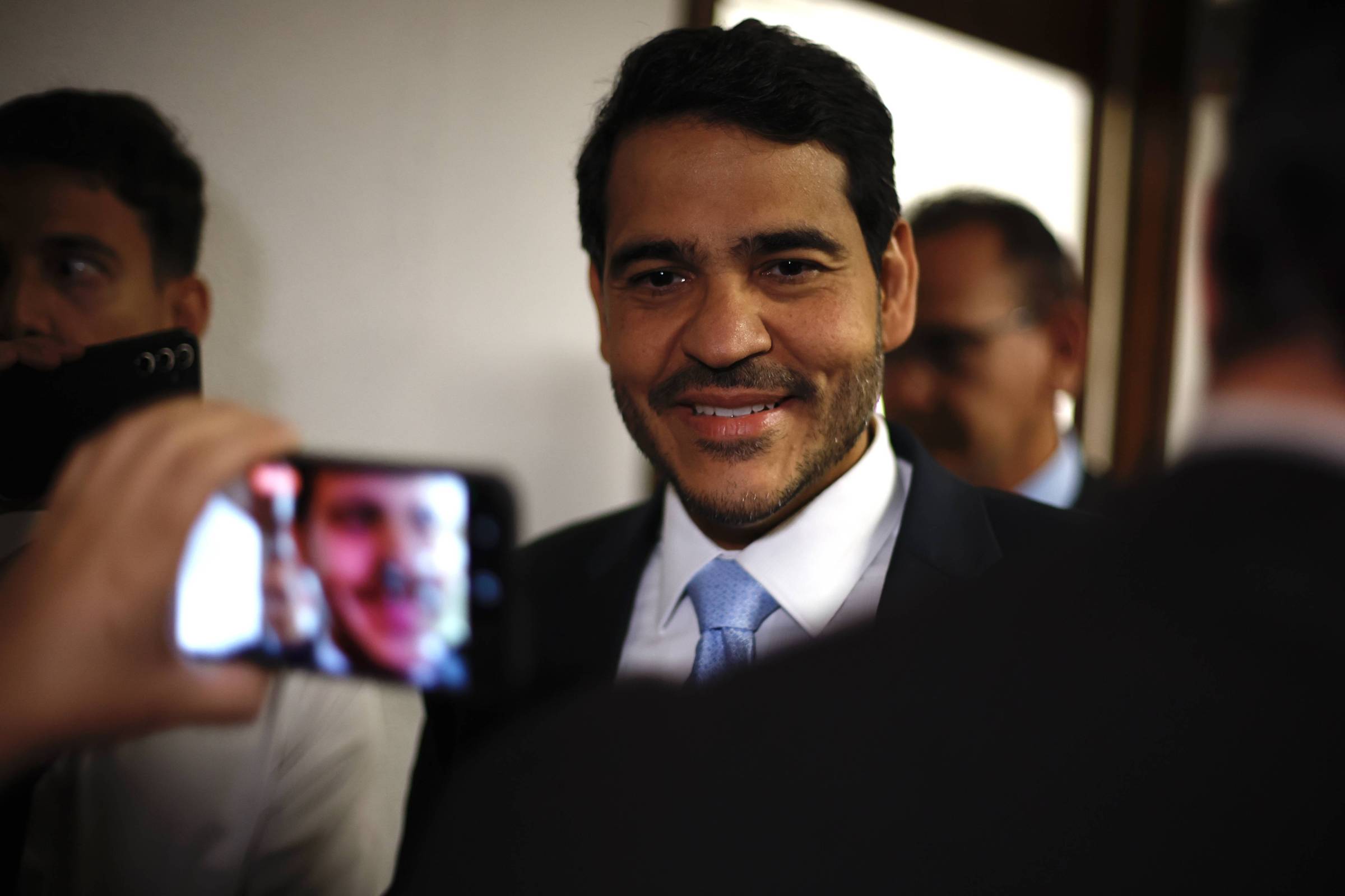 Jorge Messias argumenta a senadores sobre crise entre Alcolumbre e governo