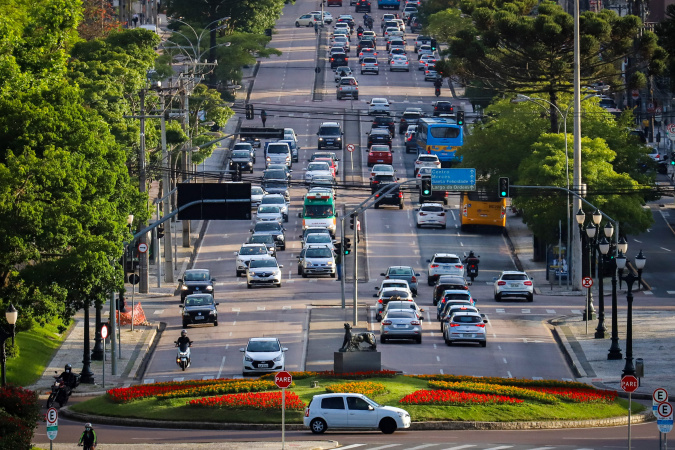 Crescimento de emplacamentos no Paraná após redução do IPVA