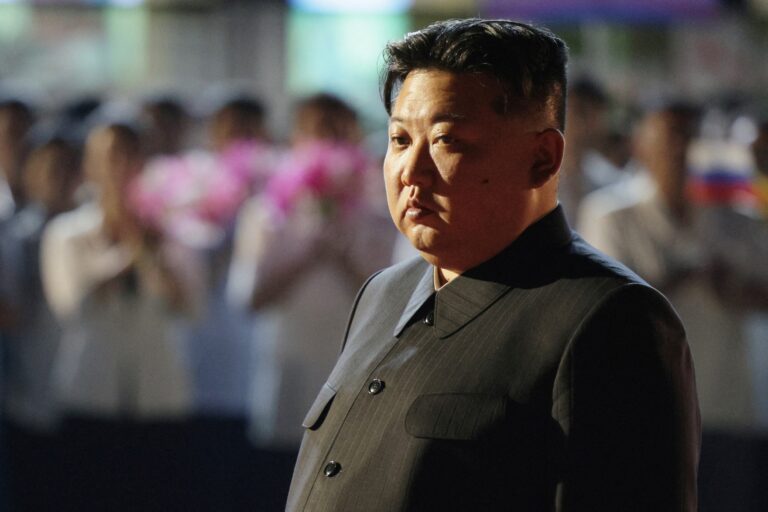 Desfile militar na Coreia do Norte destaca novo míssil intercontinental