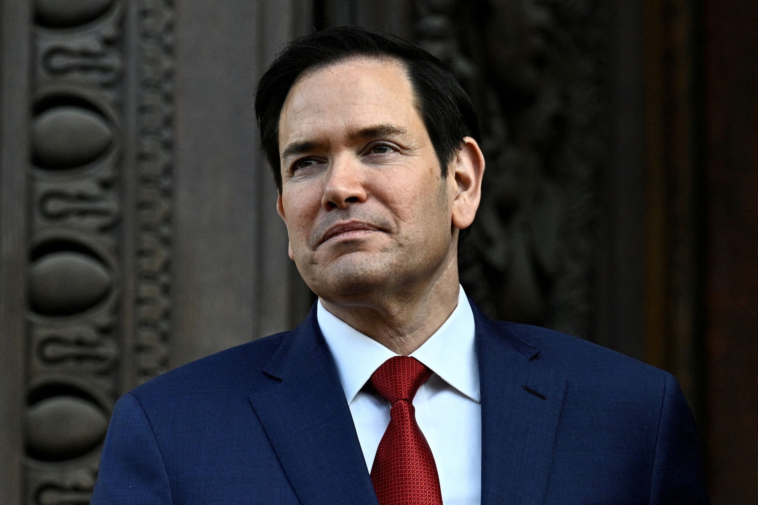 Marco Rubio volta a falar em novas sanções ao Brasil após condenação de Bolsonaro
