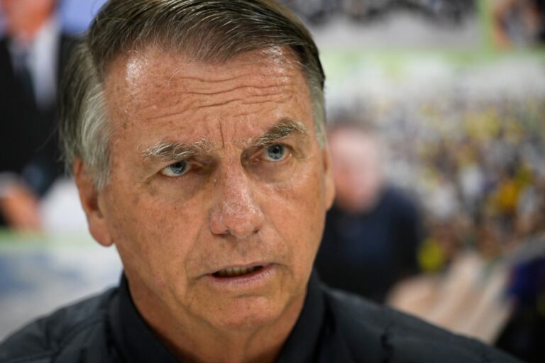 Bolsonaro e aliados enfrentam julgamento por golpe de Estado