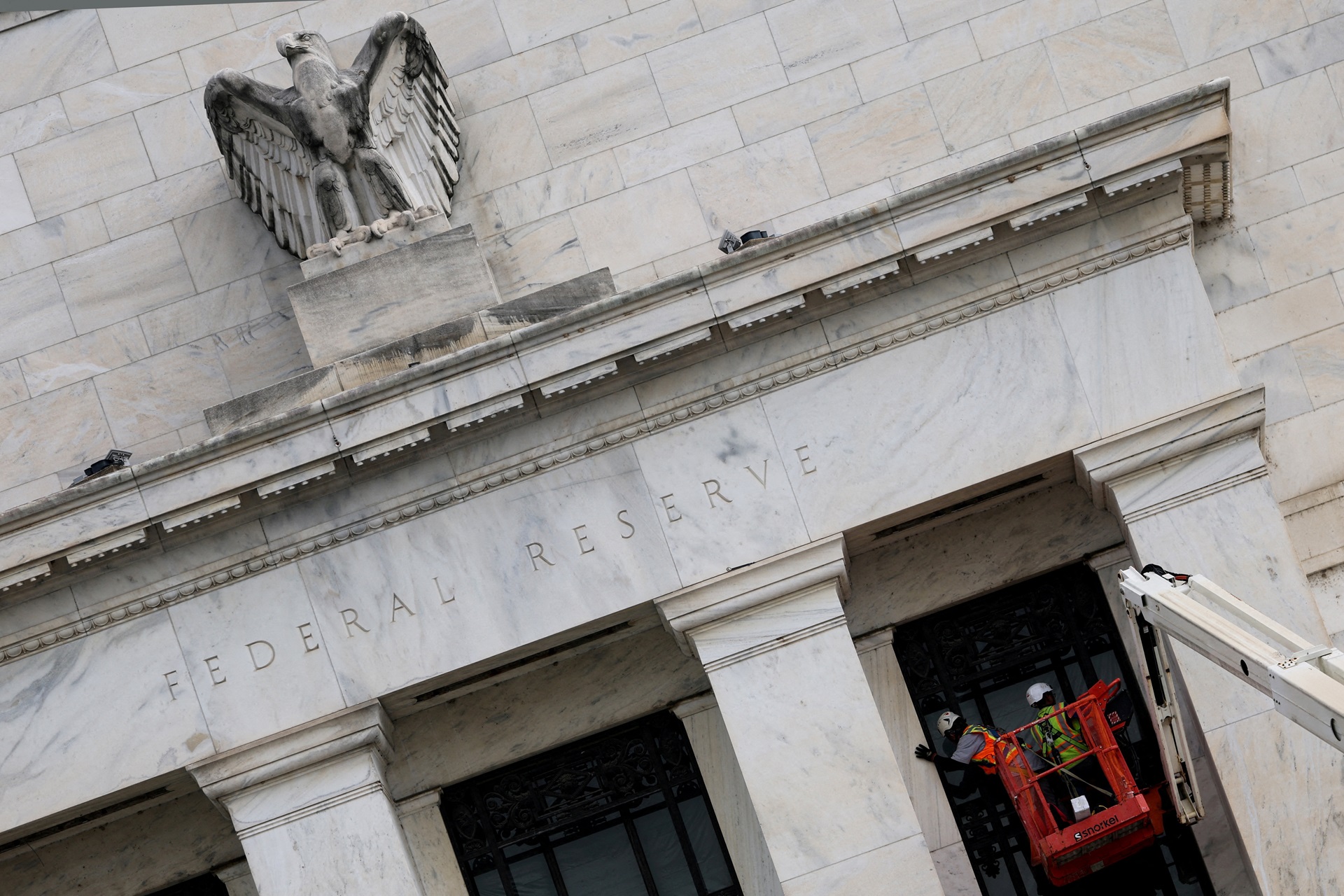 Corte de juros pelo Fed em setembro atinge 100% após dados de emprego dos EUA