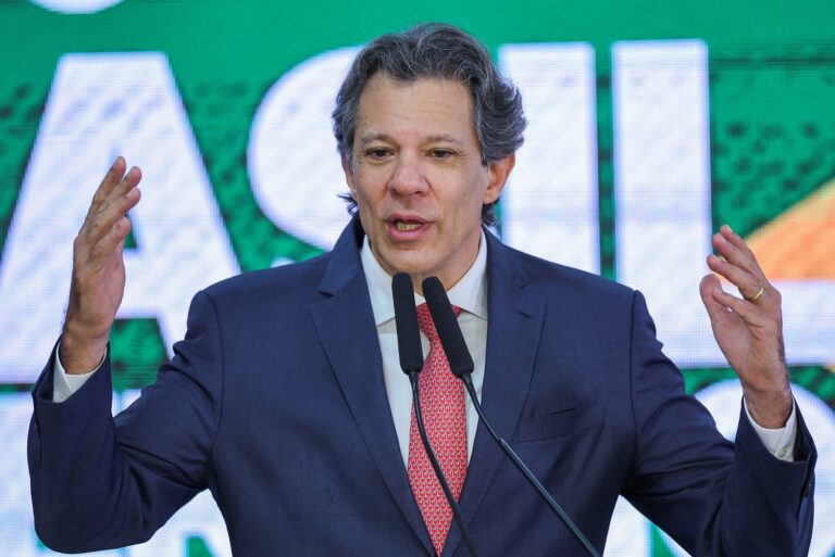 Áudio de Haddad dizendo que governo vai 'taxar tudo' em ano eleitoral é falso