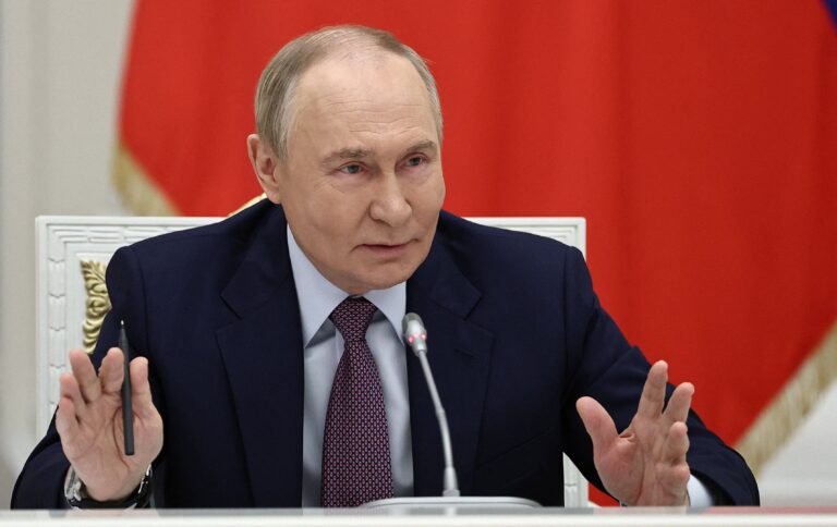 Rússia testa míssil nuclear que promete ser invencível