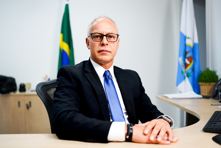 Roda Viva recebe Victor dos Santos para debater segurança pública