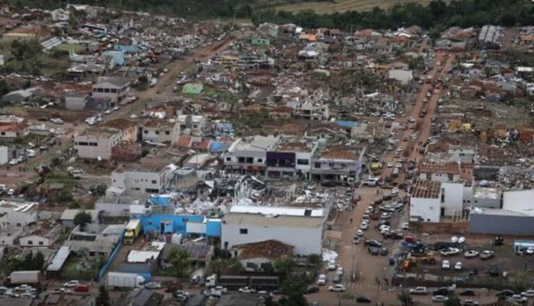 Paraná: tornado deixa 2 mil sem luz e 32 internados