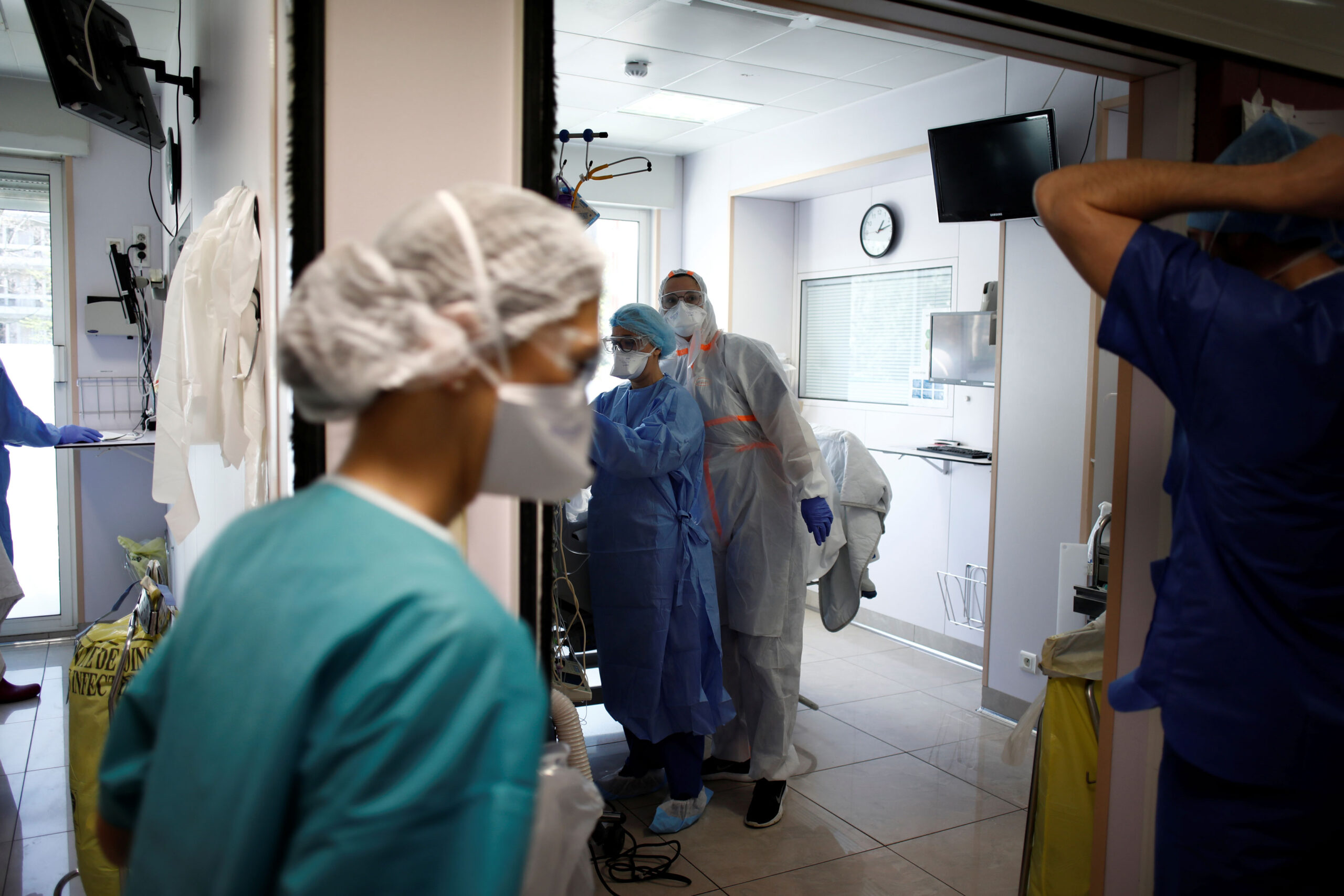 França se prepara para atender feridos de guerra em hospitais