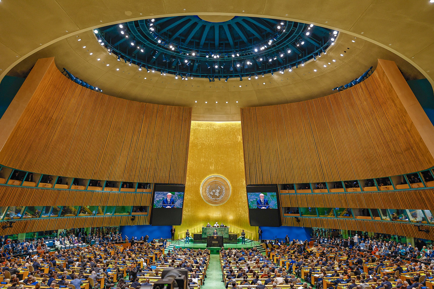 França reconhece Palestina e desafia EUA e Israel na ONU