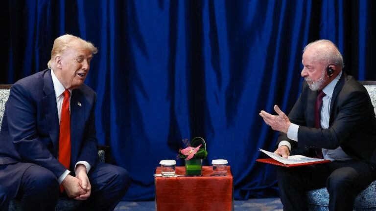 Brasil pressiona por suspensão de tarifas e analisa medidas de Trump