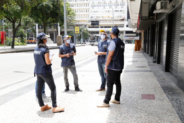 IBGE abre concurso com 9.580 vagas e edital previsto para novembro