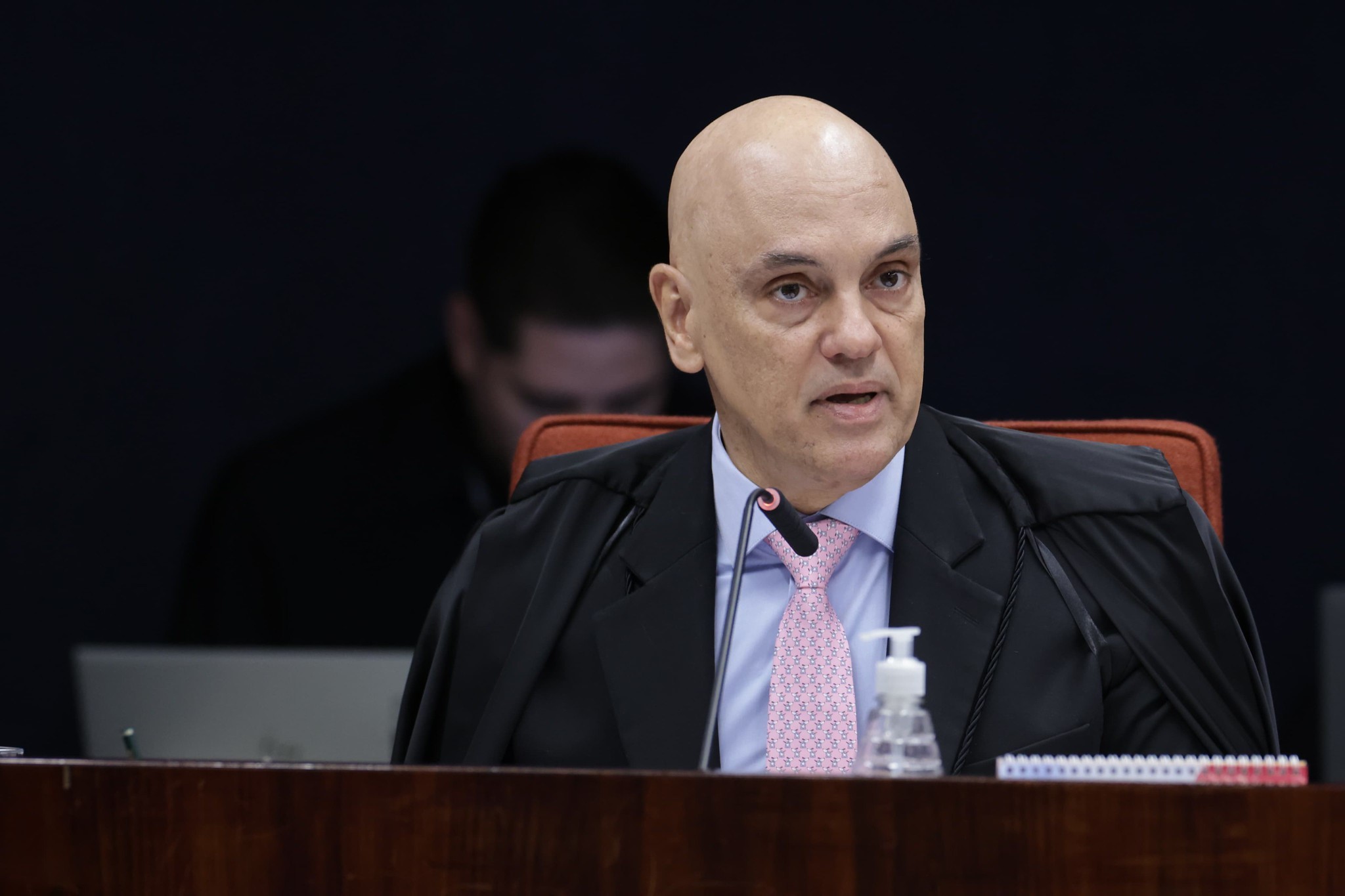 Suspensão das leis de Goiás sobre taxa do agro