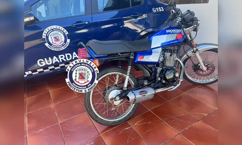 Motociclista é preso após fuga pela calçada com moto adulterada