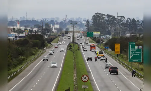 Feriado prolongado: horários de pico e dicas para evitar trânsito nas rodovias do Paraná