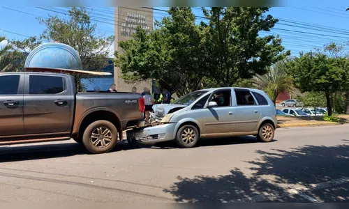 Gestante é levada ao hospital após colisão em Apucarana
