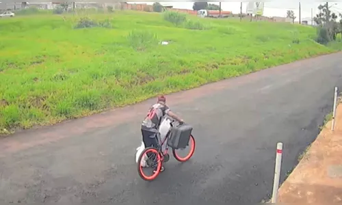 Ladrão é flagrado furtando objetos em Apucarana