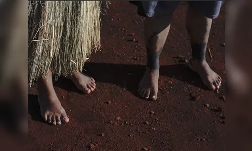 Assis e a Flor de Lótus estreia videoclipe 'Pé Vermei' com mensagem de resistência