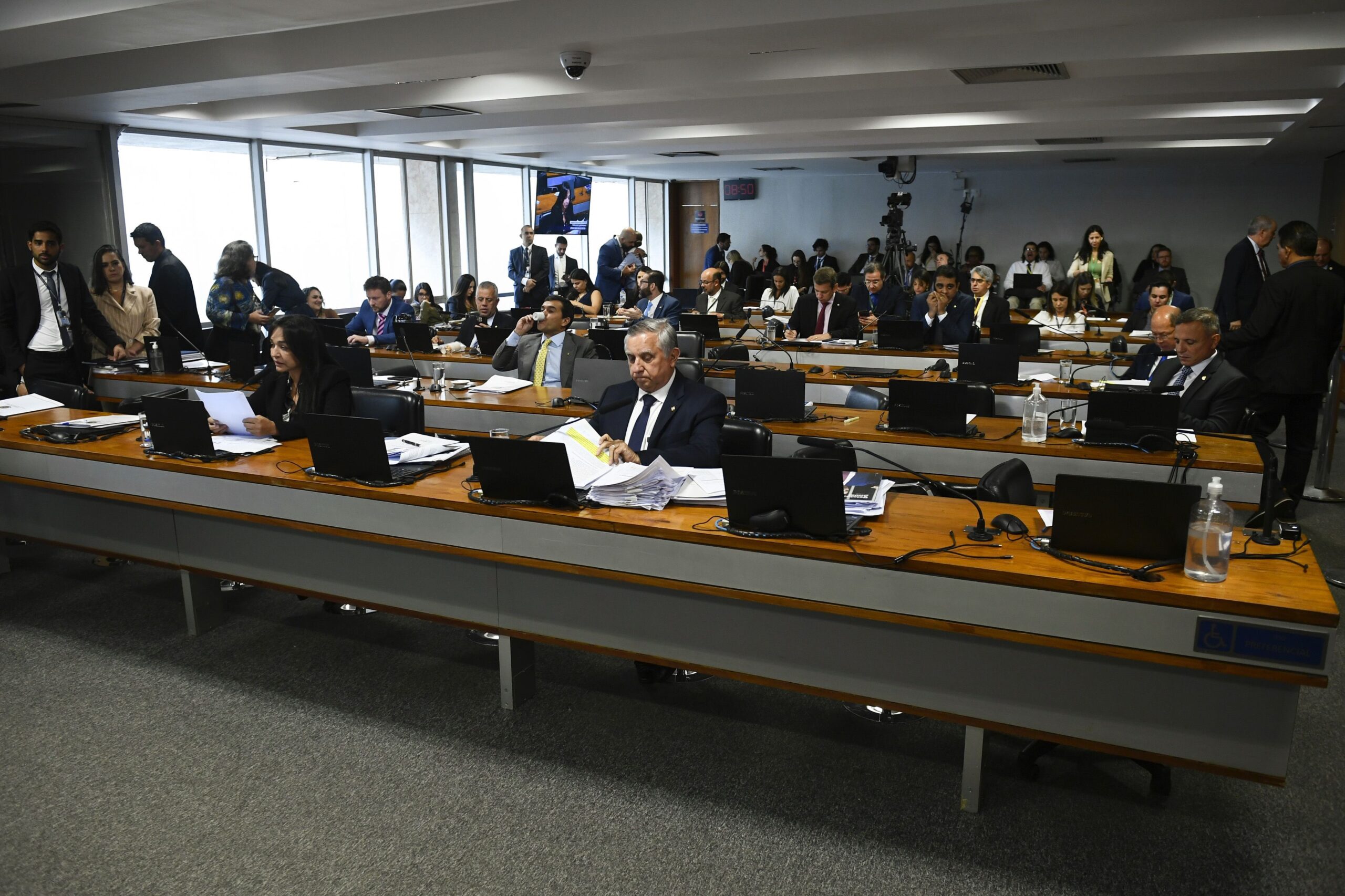 CPMI do INSS convoca ministros e ex-secretário