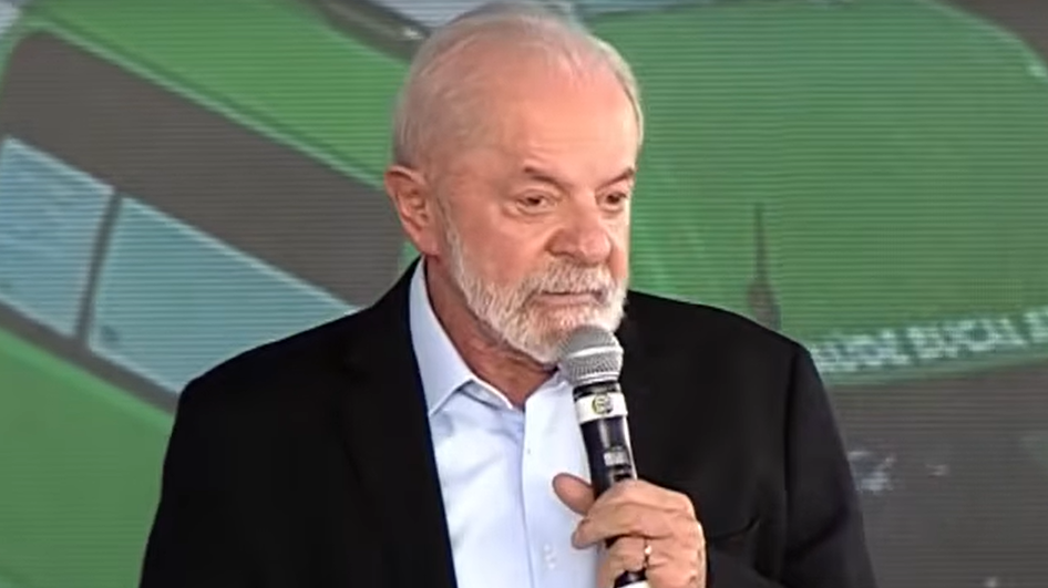 Lula pede que Trump não dê palpite no Brasil