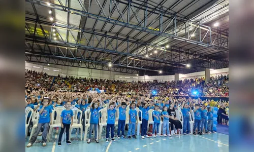 Formatura de 1.280 alunos marca a Educação Infantil em Apucarana