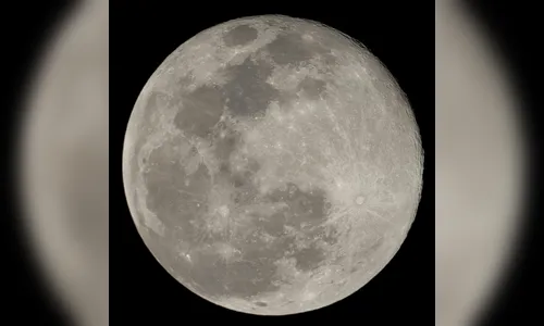 Professor de Apucarana registra Superlua com telescópio