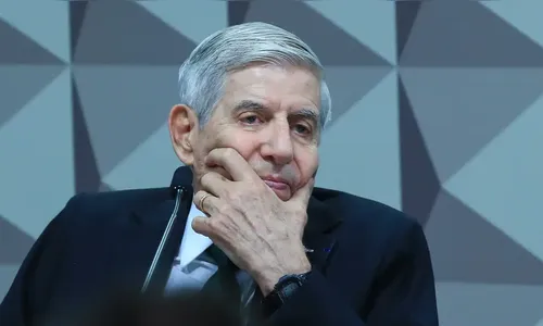 Moraes solicita histórico clínico de Augusto Heleno para decidir sobre prisão domiciliar