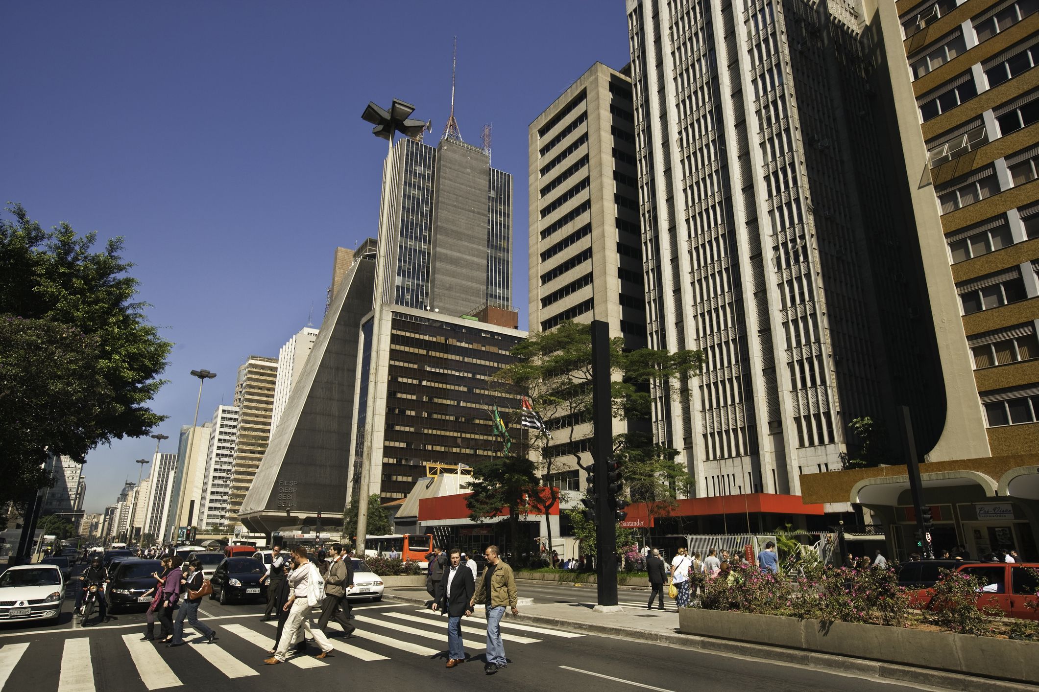 Brasil tem 213,4 milhões de habitantes, mostram novos dados do IBGE