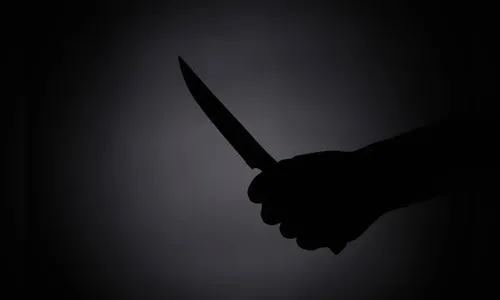 Homem é detido por ameaçar família com faca em Arapongas
