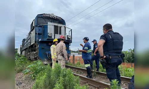 Idosa atropelada por trem em Apucarana é levada ao hospital