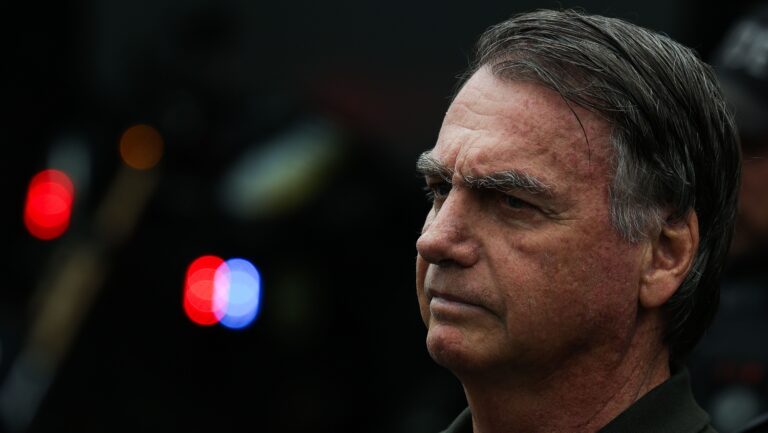 Atestado de saúde de Bolsonaro apresentado ao STF
