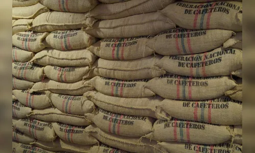 Homem é preso após furtar 10 sacas de café em Cambira