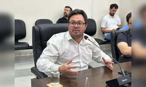 Câmara de Apucarana aprova projeto Banco Rosa contra assédio em ônibus