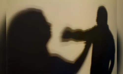 Homem é preso após agredir e ameaçar esposa em Lunardelli