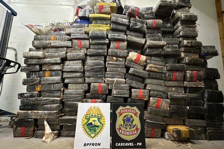 Polícia apreende 2,1 toneladas de maconha em carga de soja em Toledo