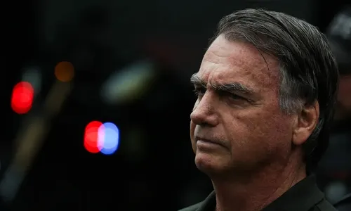 Moraes afirma que Bolsonaro violou tornozeleira eletrônica e poderia fugir