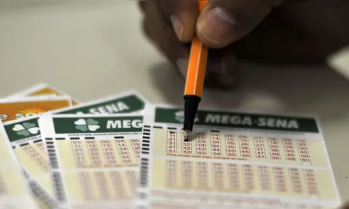 Mega-Sena acumula prêmio e seis apostas do Paraná acertam a quina