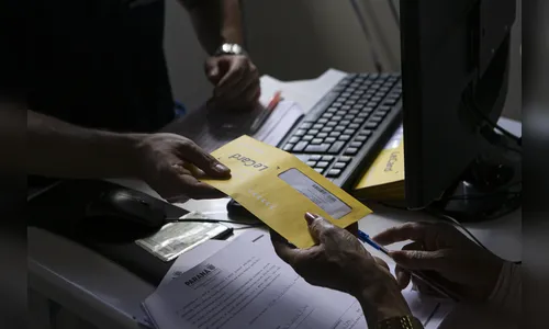 Governo do Paraná inicia entrega de cartões para reconstrução em Rio Bonito