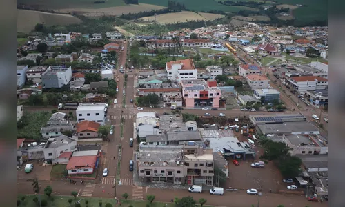 Governo do Paraná propõe auxílio de R$ 50 mil para famílias afetadas por tornado