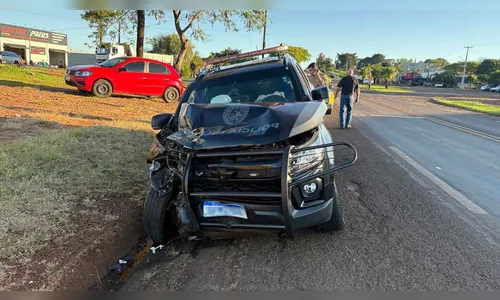 Acidente envolve viatura da Rotam no trevo de Jardim Alegre