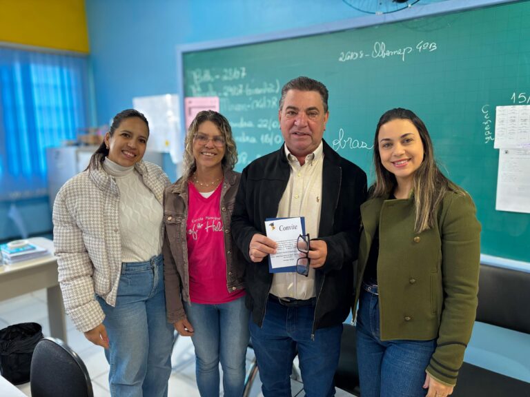 Sérgio Onofre homenageia professores e destaca investimentos na educação