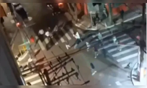 Conflito entre torcedores de Corinthians e São Paulo gera pânico no Bixiga