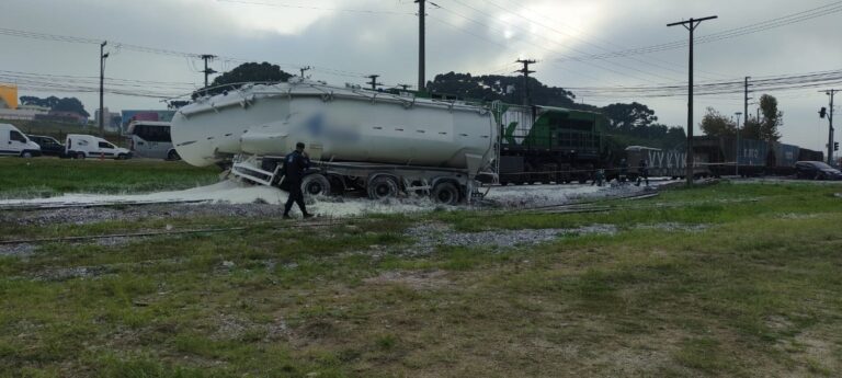 Acidente entre trem e veículos em Pinhais deixa um morto e um ferido