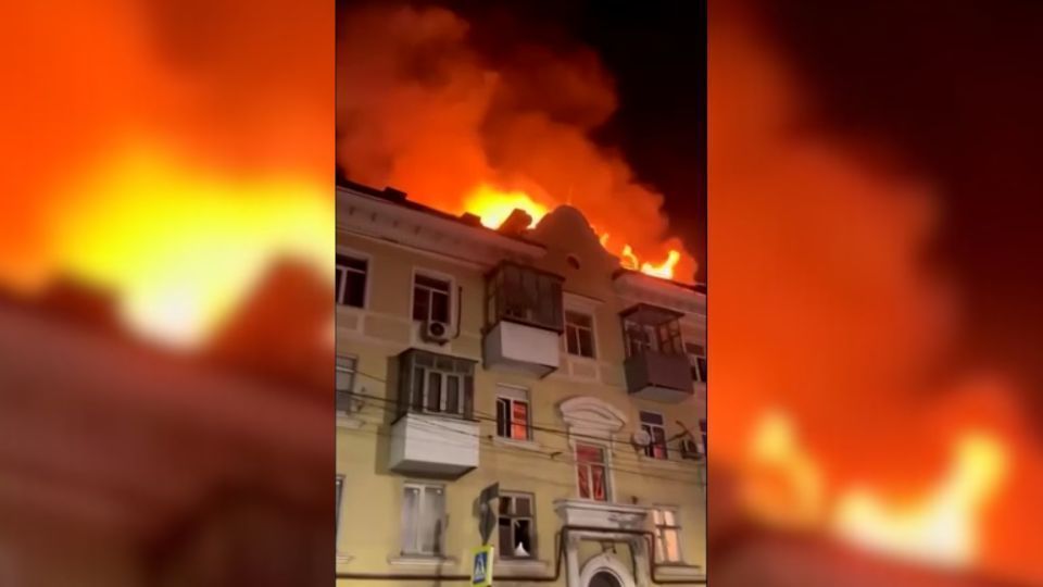 Ataque de drones da Ucrânia provoca incêndio em prédio residencial na Rússia