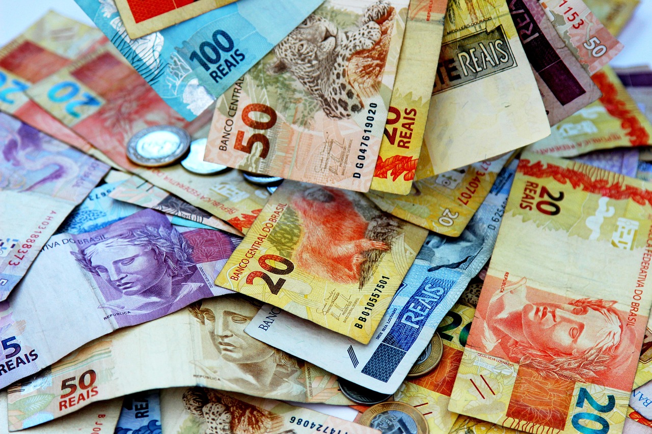 Taxa de juros futuros cai após fala de Haddad e expectativa de corte do Fed